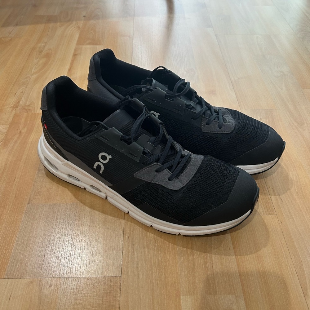 On Cloudrift Black Men’s Size 10.5 – Excellent Condition
